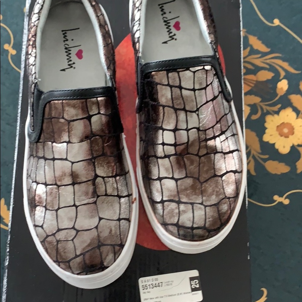 Luchiny snake print metallic loafers 7.5 NWB